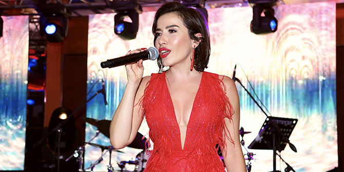 Burcu Güneş mest etti
