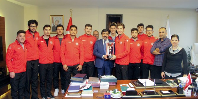 İKÇÜ'den ÜNİLİG'de büyük başarı!