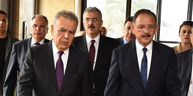 Bakan, İzmir'e müjdesiyle geldi