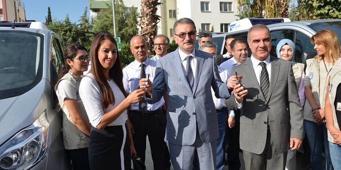 İzmir’de Gıda Kontrol Hizmetleri Filosuna Tam Donanımlı 2 Yeni Araç