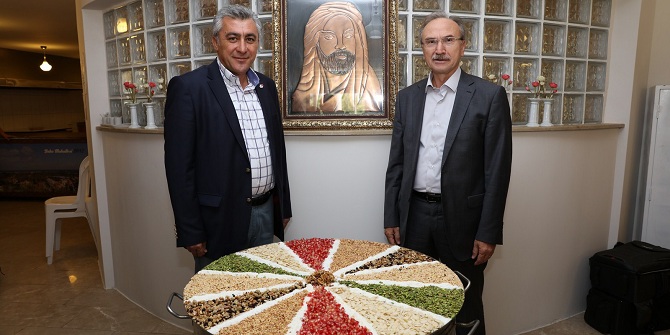 Güzelbahçe'de aşure kazanları kaynadı