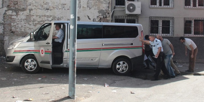 Hakimin aracına ses bombası atıldı