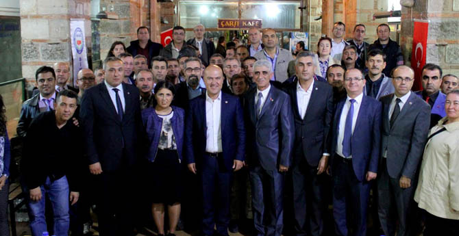 CHP'li Bakan Memurlarla Bir Araya Geldi