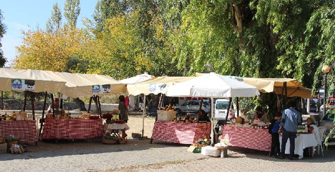Slow Food Foça Yeryüzü Pazarı Haftasonları da Açık