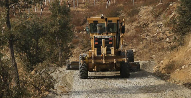 Manisa'da Mahallelerin Yol Sorunları Çözülüyor