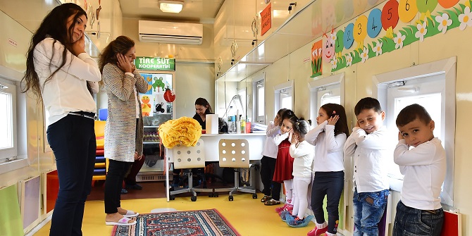 Bu TIR ışık saçıyor