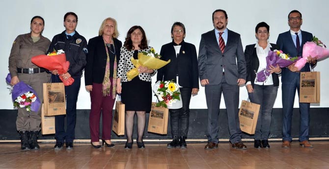 Kadına Şiddet İnsanlık Suçudur