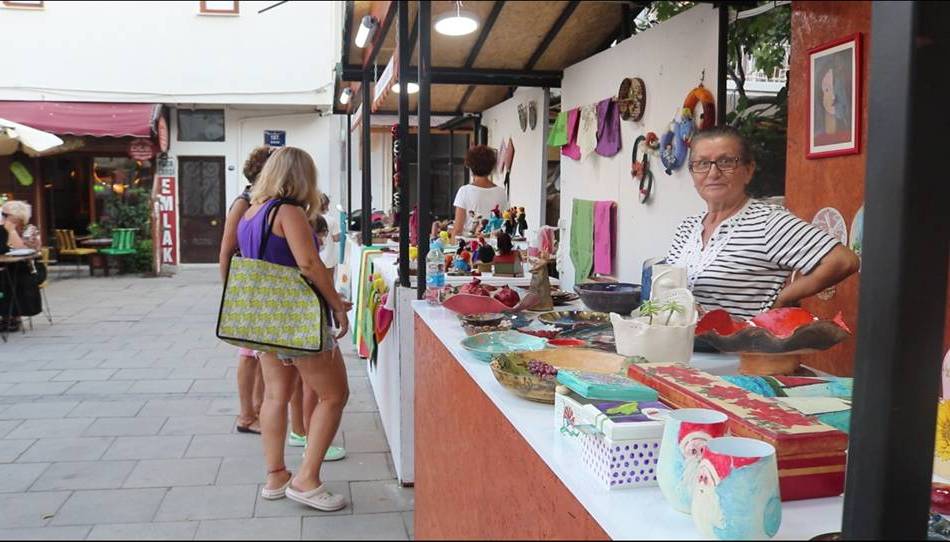 Foça Sanat Sokağı'nda umutlar yeşeriyor