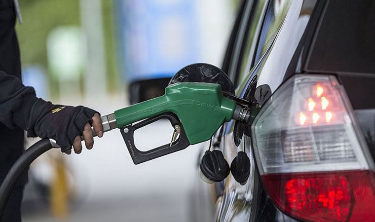 Araç Sahipleri dikkat! Benzine zam geldi!