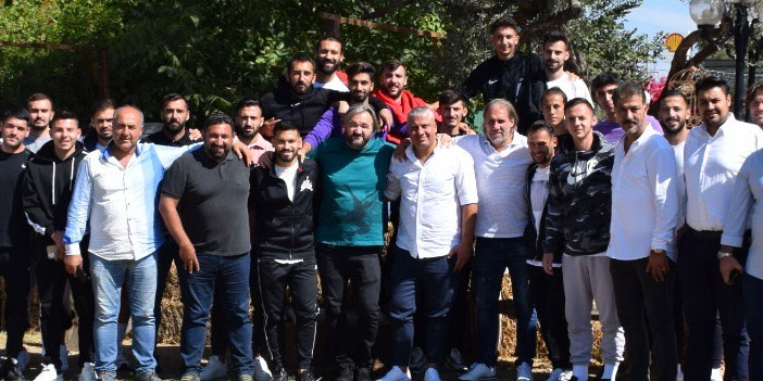 Bucaspor 1928’de yönetim ve futbolcular kahvaltıda bir araya geldi