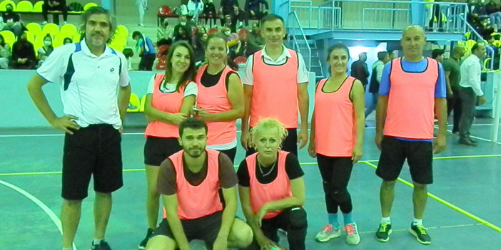 Foça'da kurumlar arası Voleybol Turnuvası başladı