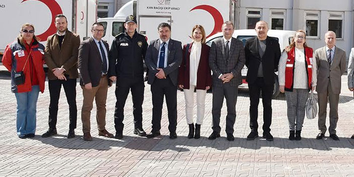 Karşıyaka'da kan bağışı kampanyası düzenlendi