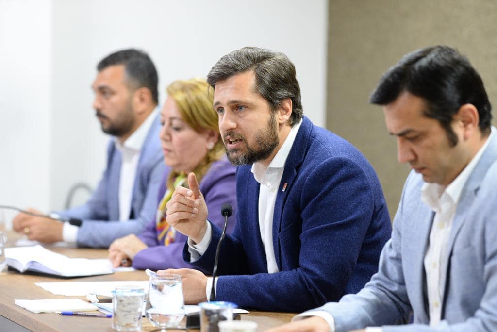 CHP İZMİR’DEN SOKAK İFTARI VE 1 MAYIS KARARLARI