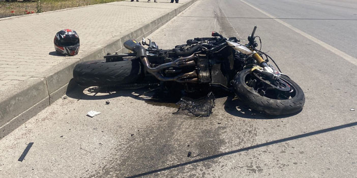 Motosikletler çarpıştı: 2 ölü, 1 yaralı