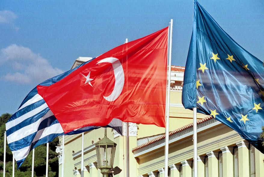 AB İLE KOPUŞ, EKONOMİYE GERİ DÖNÜLMEZ ZARARLAR VERİR
