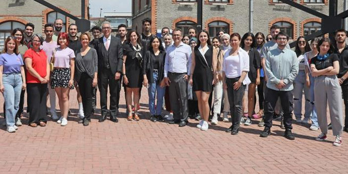 Yaşar Üniversitesi'nden gençlik çalışanlarına dijital destek