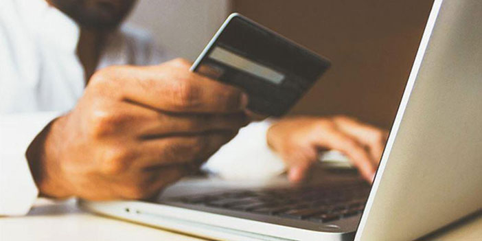 E-ticaret, geleneksel ticareti geçiyor