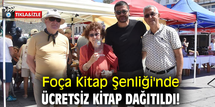 Foça Kitap Şenliği'nde ücretsiz kitap dağıtıldı!