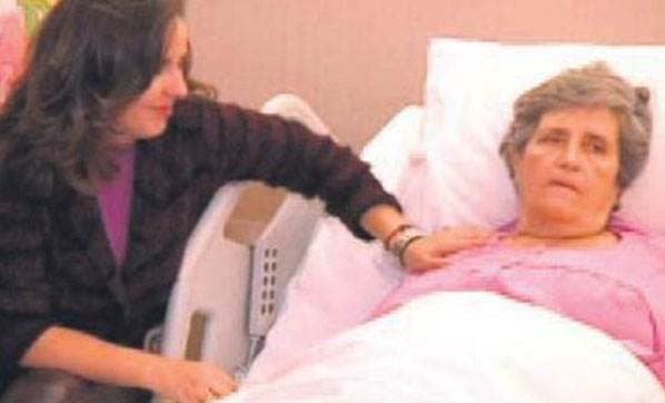 67 Yaşındaki Kadın Torununu Doğurdu