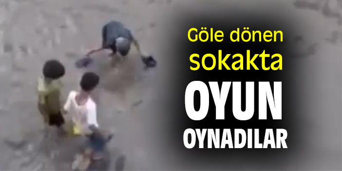 Göle dönen sokakta oyun oynadılar