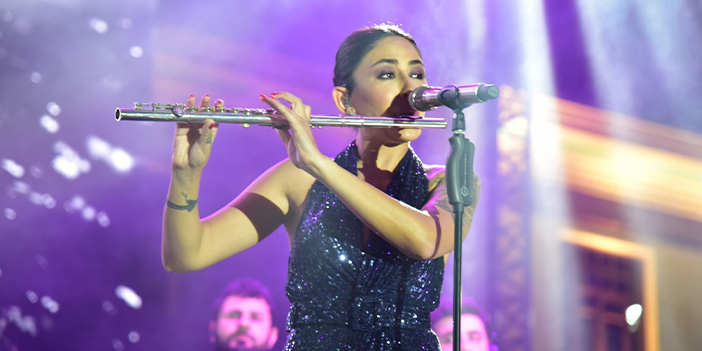 Melek Mosso’dan muhteşem konser