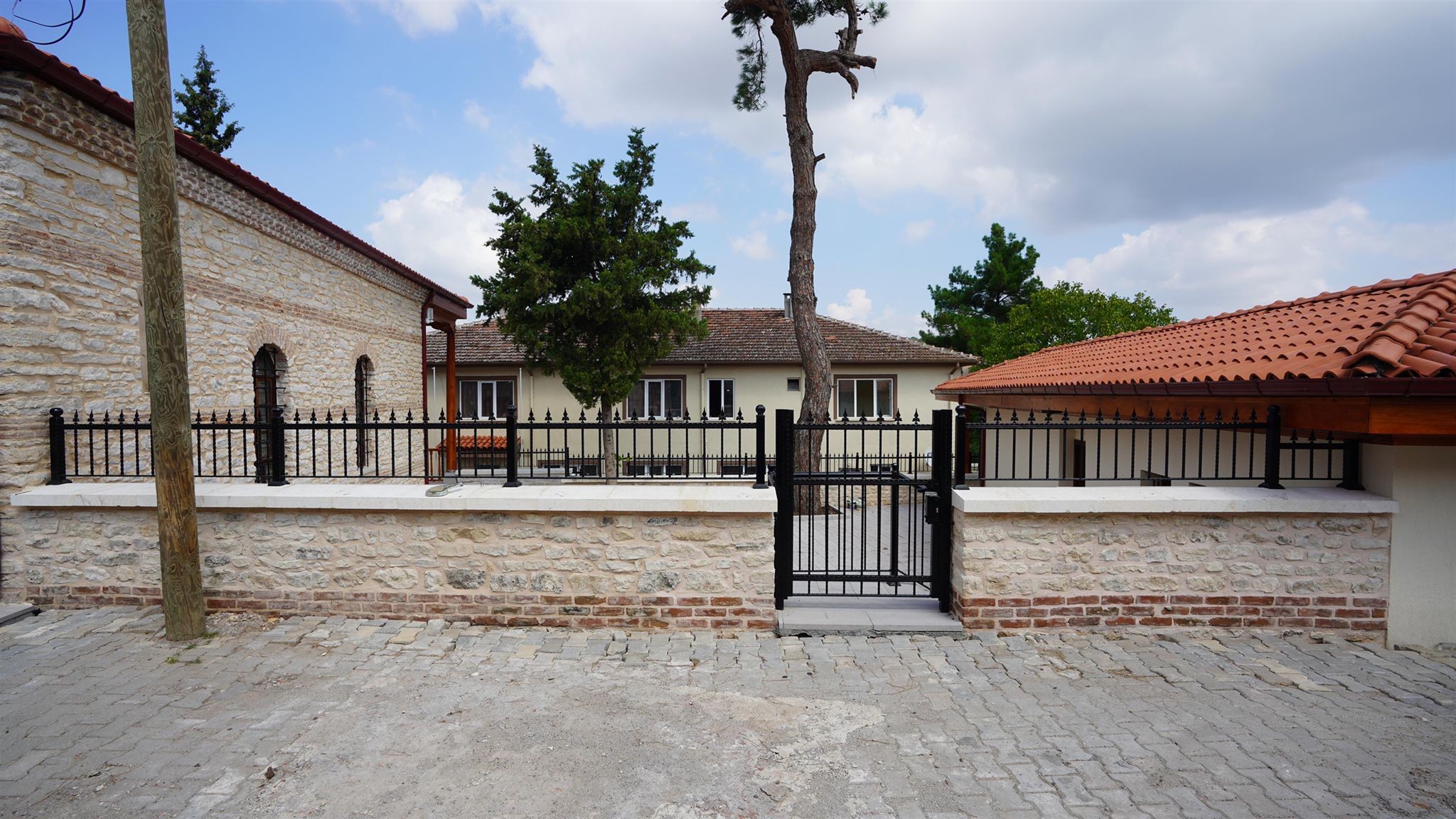 120 yıllık cami onarıldı