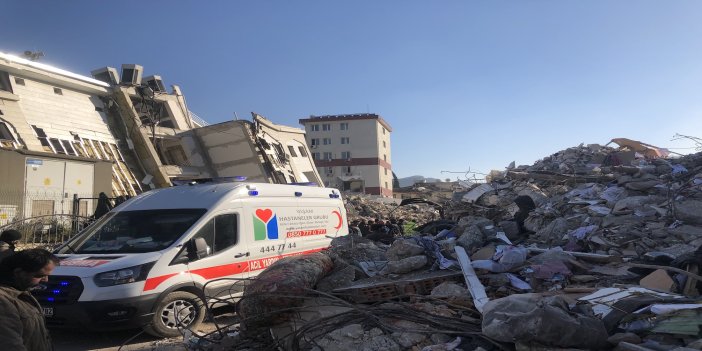 Yüzlerce sağlıkçı, deprem bölgesine gitmek için gönüllü oldu