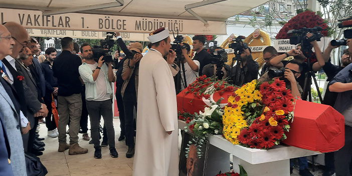 Hıfzı Topuz son yolculuğuna uğurlandı