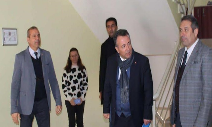 İzmir’de imam hatip liseleri   YSK’de çok önemli başarılara imza attı.