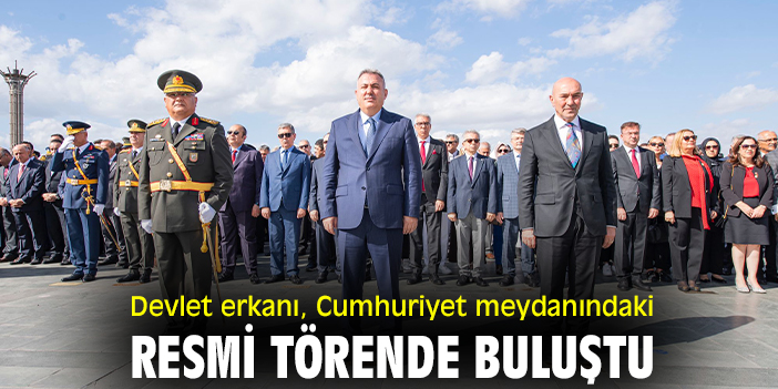 Devlet erkanı, Cumhuriyet meydanındaki resmi törende buluştu