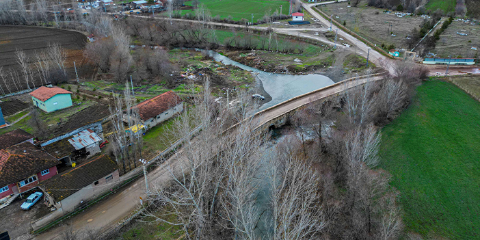 Tarihe tanıklık ediyor