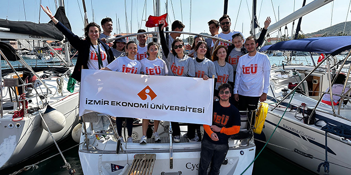 Denizde 'İzmir Ekonomi' rüzgarı