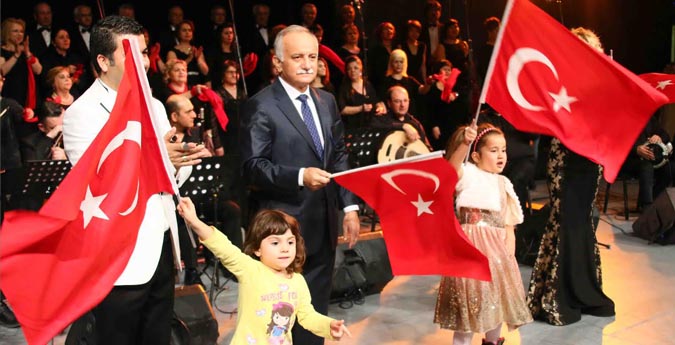Bayraklı’da Sevgililere Özel Konser