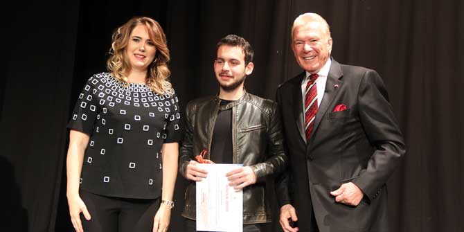 Genç ressamlar eserleriyle İzmir’i anlattı