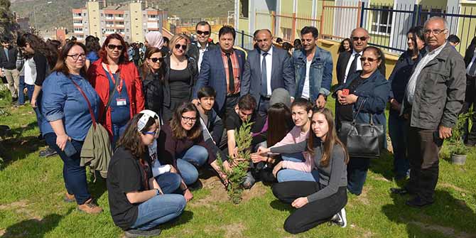 ÖĞRENCİLERDEN AĞAÇLANDIRMA KAMPANYASI