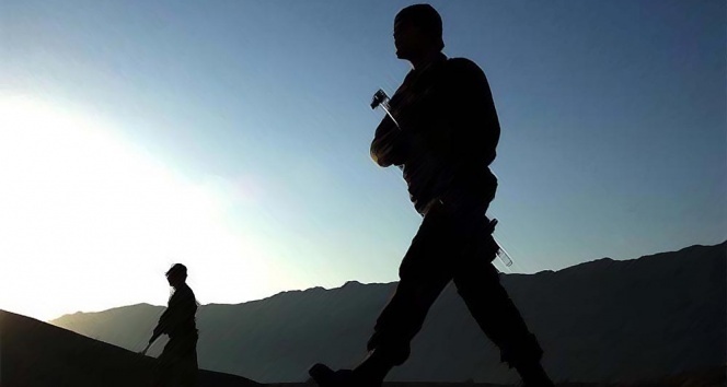 Hakkari'de 1 Polis Yaralandı 2 Terörist öldürüldü