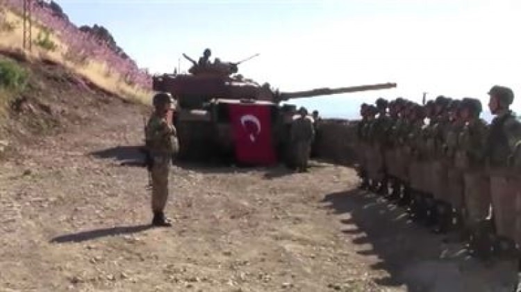Katar'a asker takviyesi! Bugün gittiler