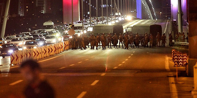 FETÖ'nün tutuklu sanığı darbeyi yapanı itiraf etti; siğerleri tepki gösterdi