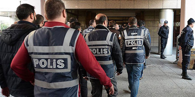 Baskın yapılarak alınıyorlar... FETÖ operasyonlarında sıra onlara geldi