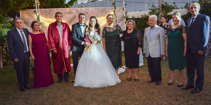 Gazeteci Çiftin Mutlu Günü