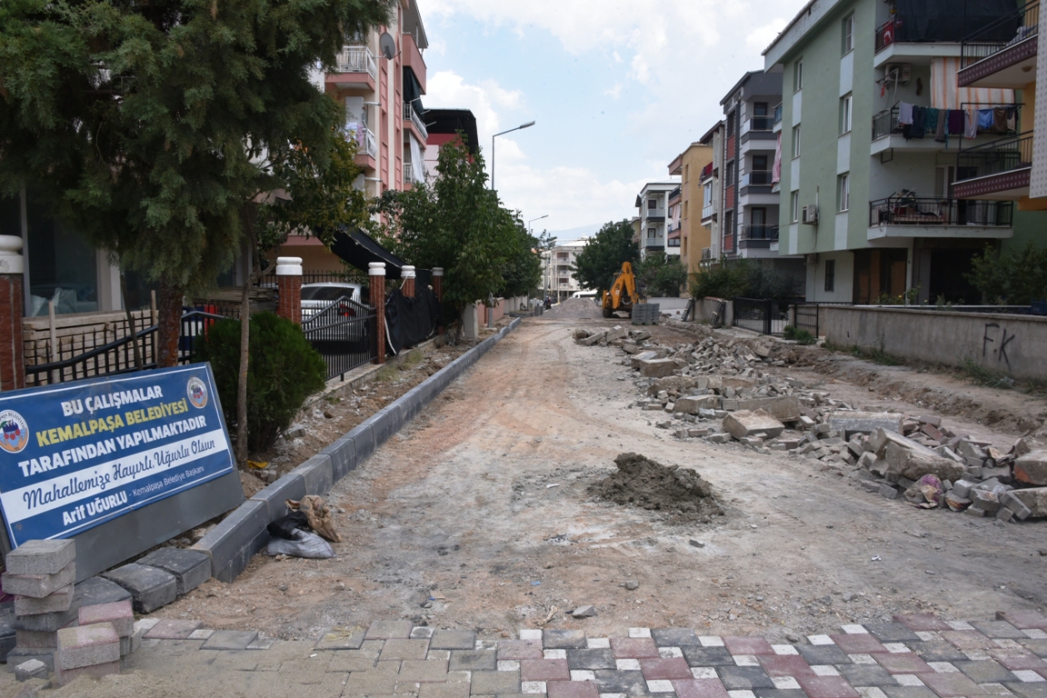 KEMALPAŞA'DA YOLLAR RENKLENDİ