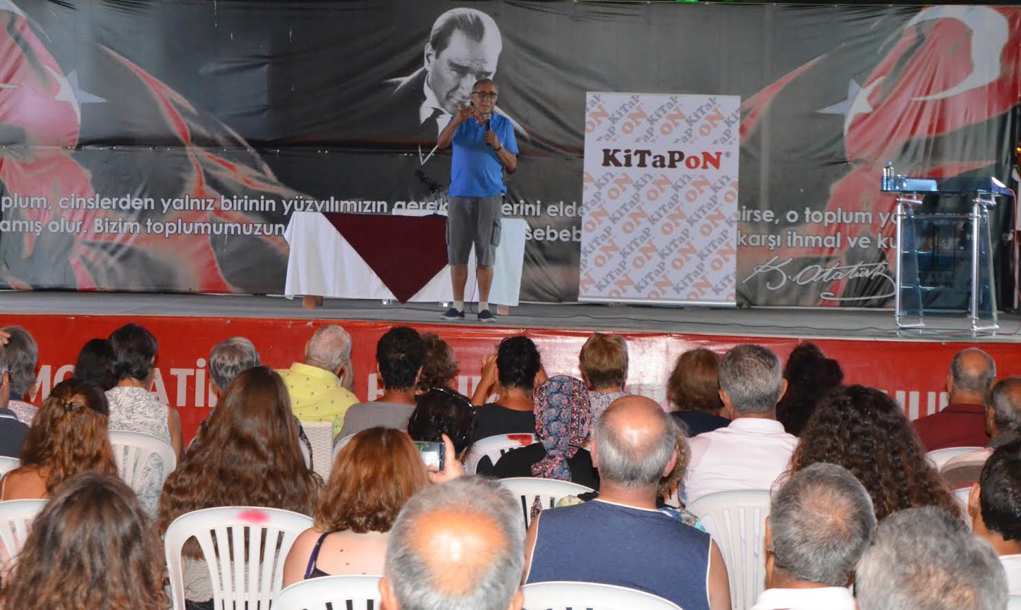 Ataol Behramoğlu, Dikili’de hayranlarıyla buluştu