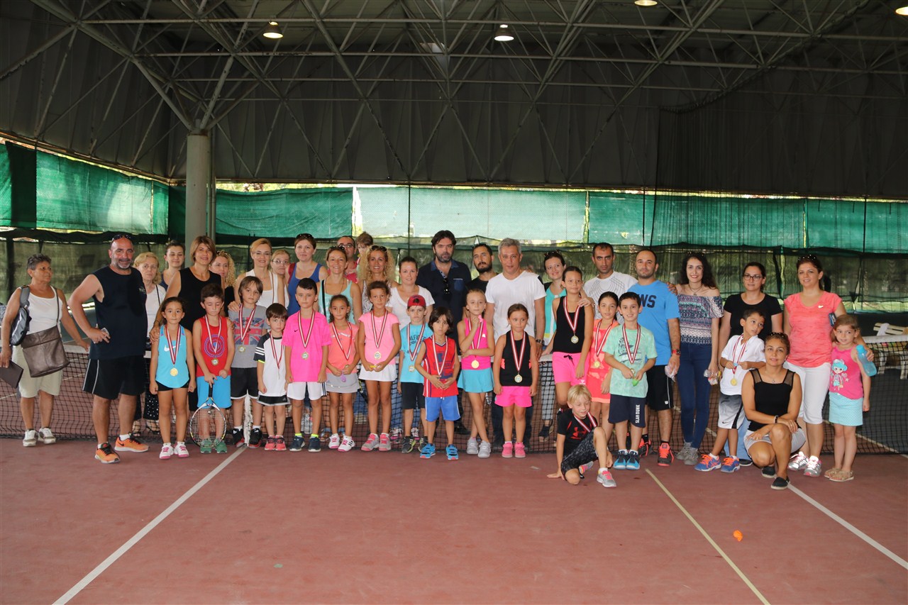 Kültürpark Tenis Kulübü, tenise ara vermiyor
