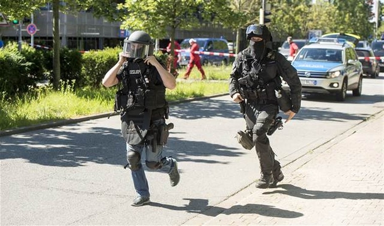 Almanya'da Silahlı Saldırı! Çok Sayıda Yaralı Var