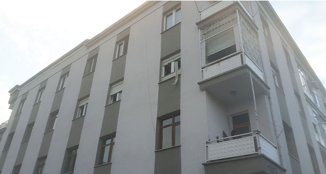 Baba 3 çocuğunu ve karısını öldürdü