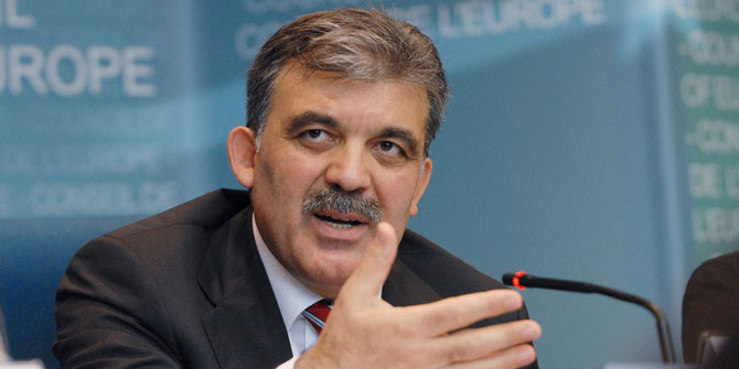 Abdullah Gül'den kendisini eleştiren AK Partili'lere cevap geldi