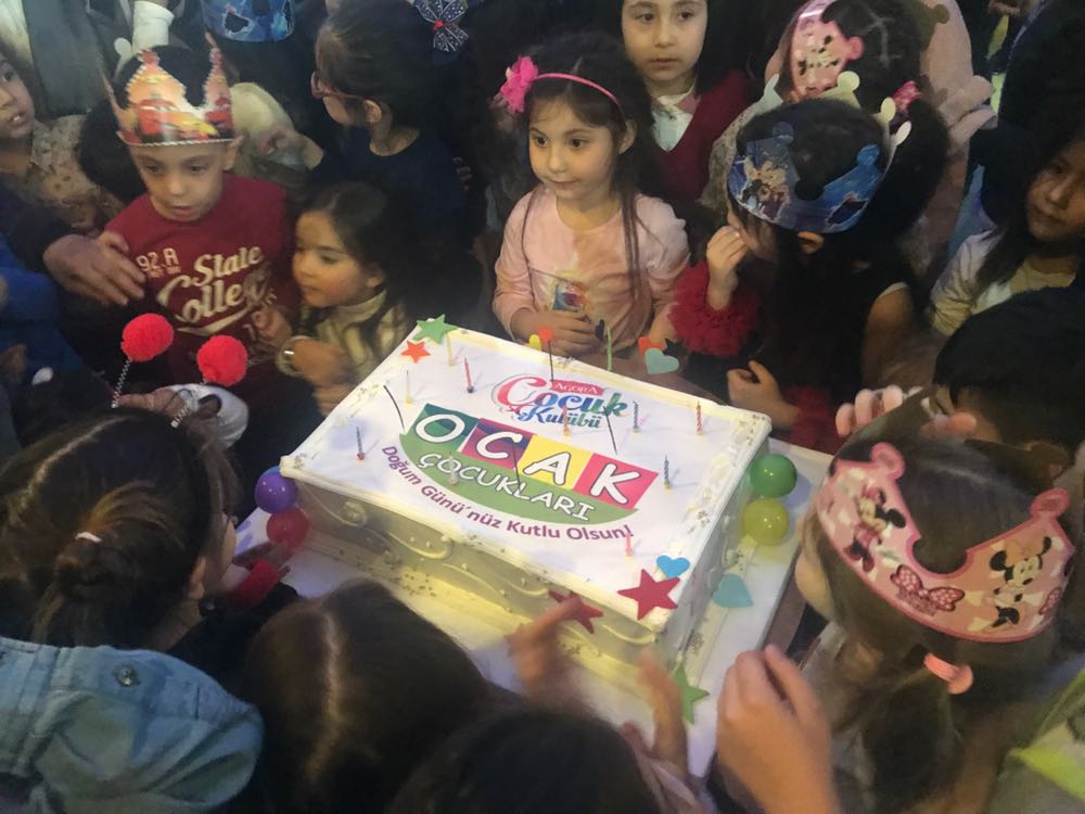 AGORA'DAN OCAK DOĞUMLU MİNİKLERE BÜYÜK PARTİ!