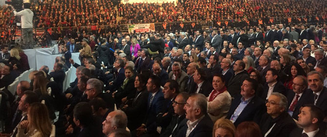 Kurultay'da ikinci gün... Gözler PM seçiminde