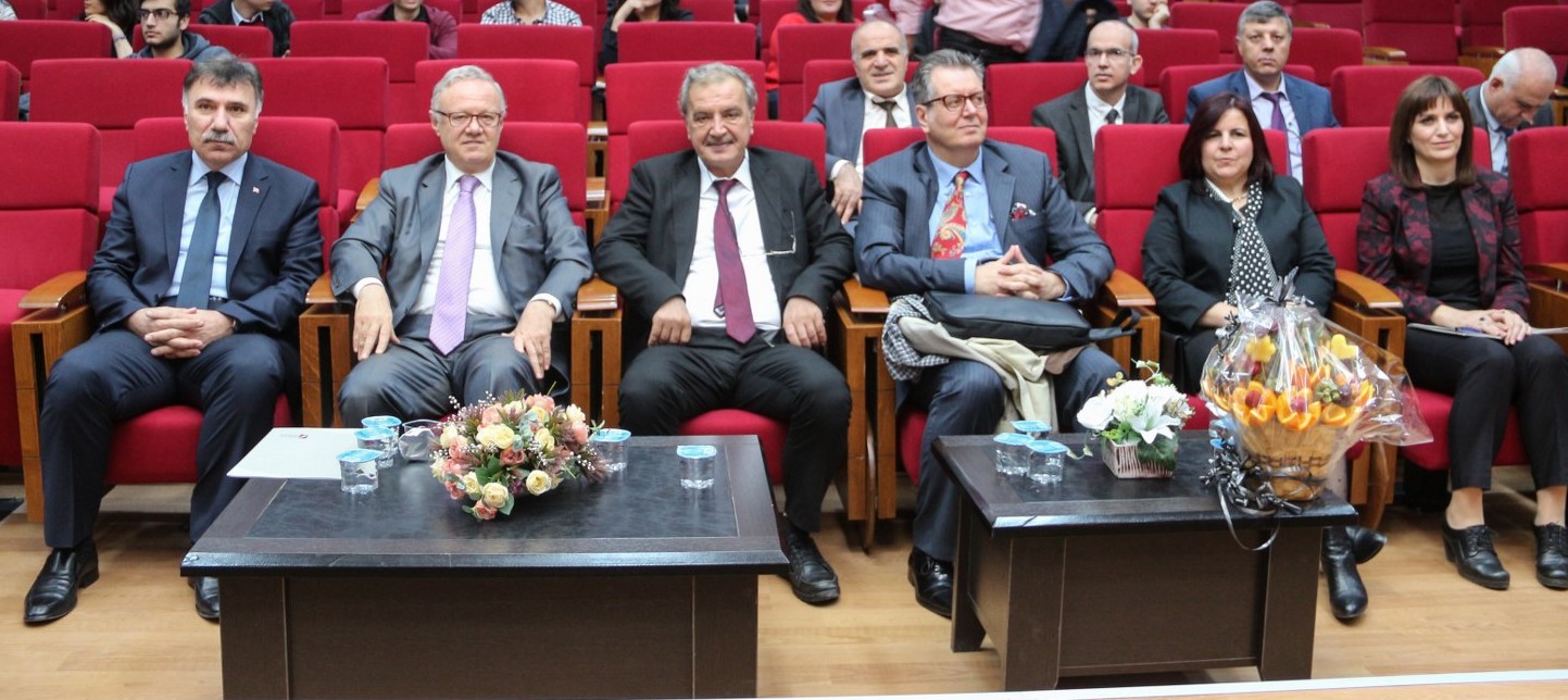 SEKTÖR İKÇÜ ÖĞRENCİLERİNİN AYAĞINA GELDİ