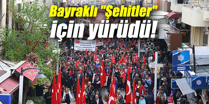 Bayraklı "Şehitler" için yürüdü!